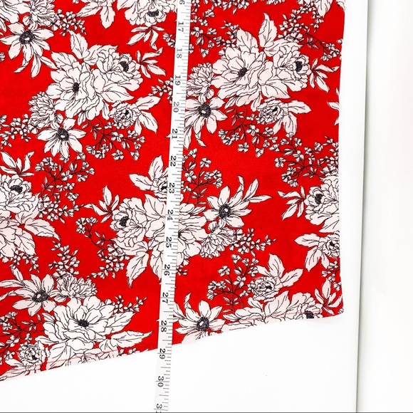 Vince Camuto Floral Print Asymmetric Hem Red V-Neck Tank Top Blouse Large NWT - Picture 9 of 13